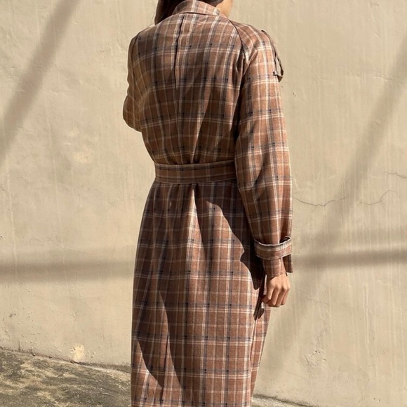 NWOT Elegant Brown Plaid Trench Coat - Picture 3 of 4